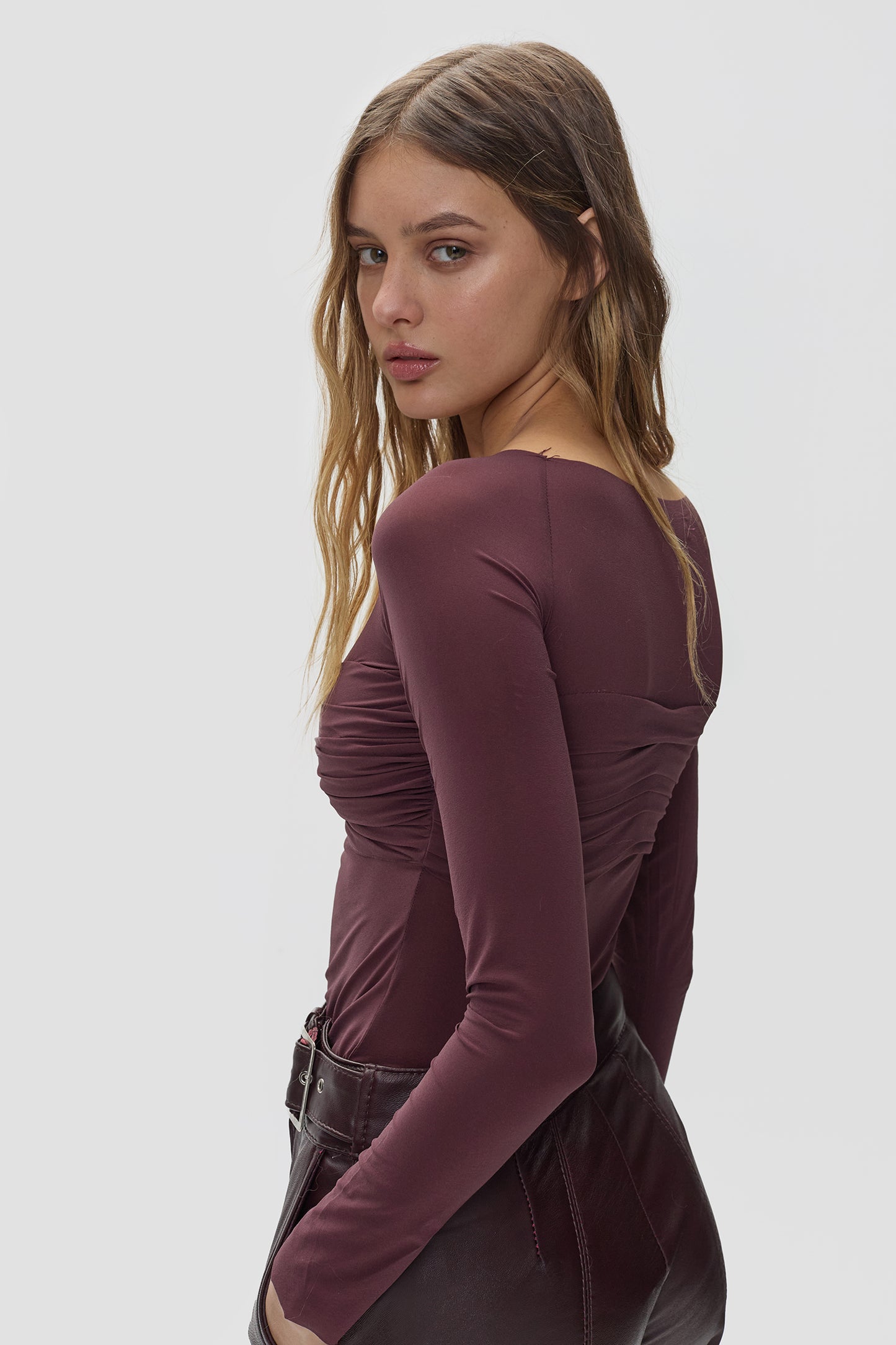 Top Fiona Borgoña