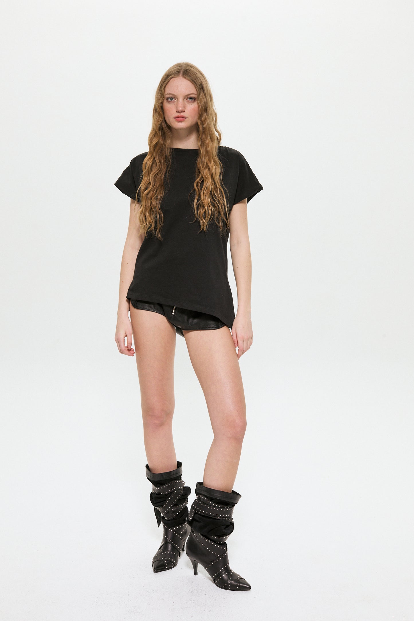 Remera Chaldi Negro