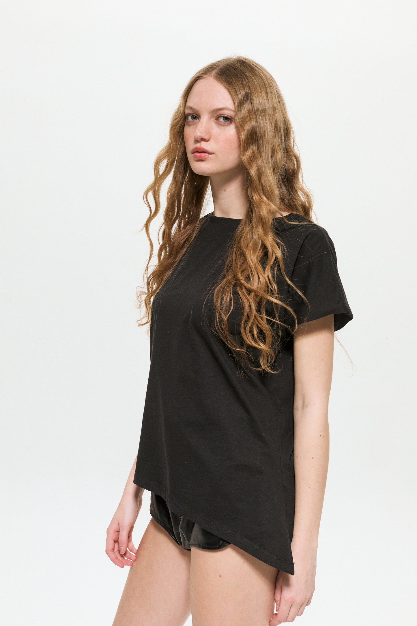Remera Chaldi Negro
