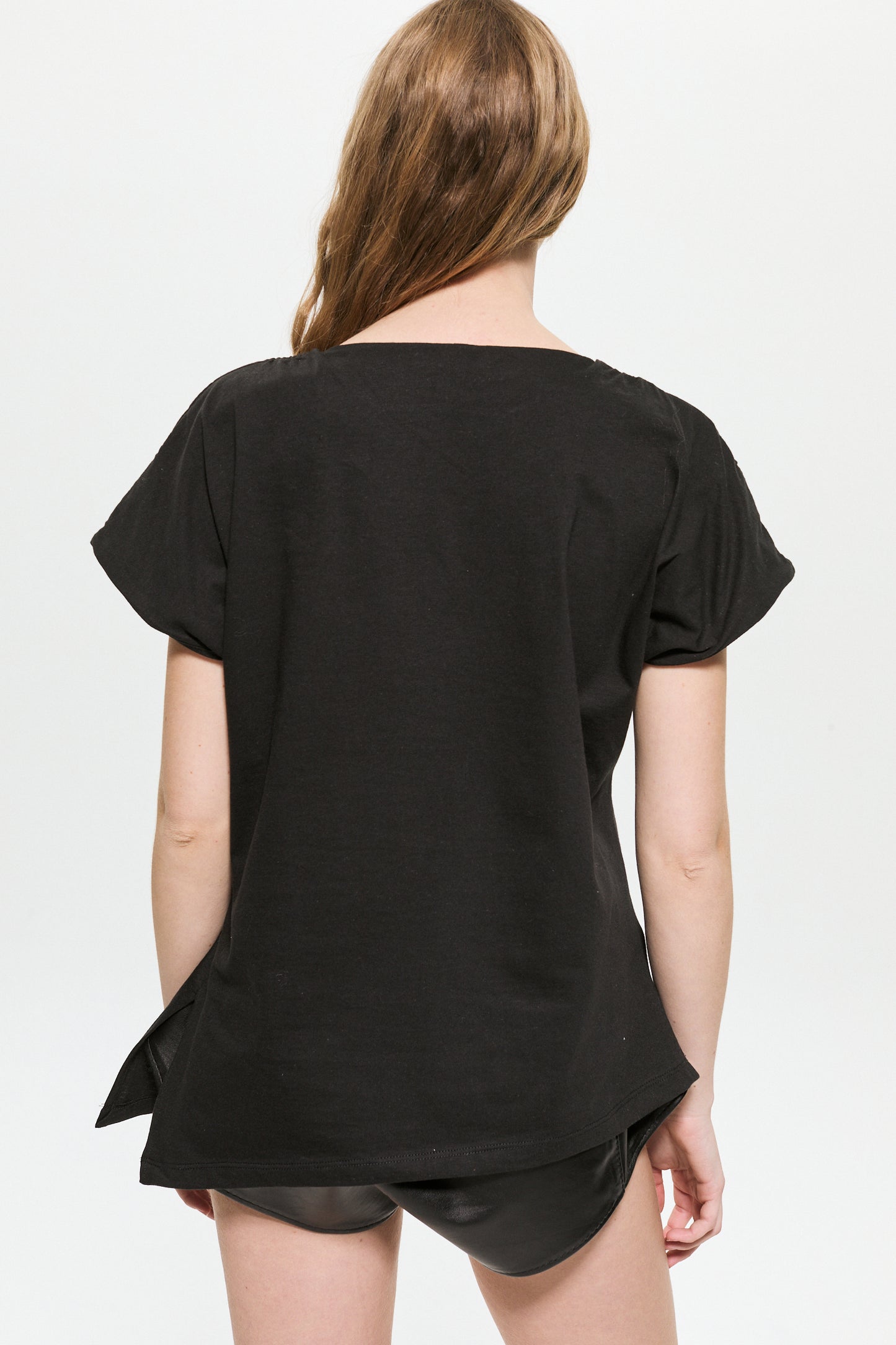 Remera Chaldi Negro