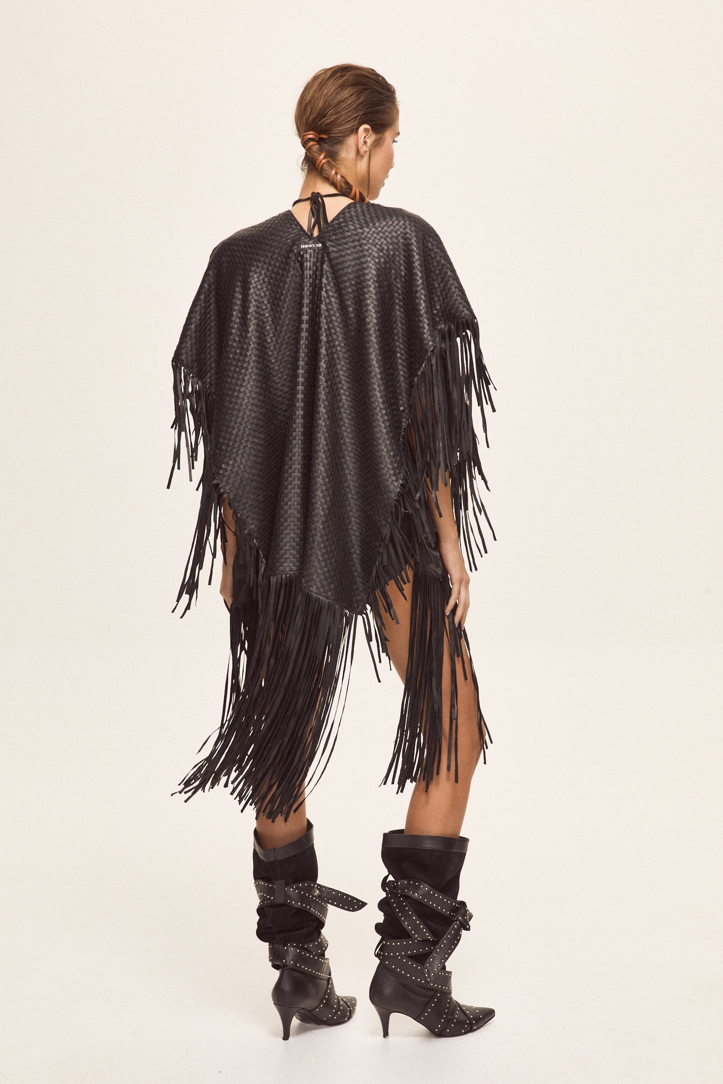 Poncho Inuth Negro (PRE ORDER)