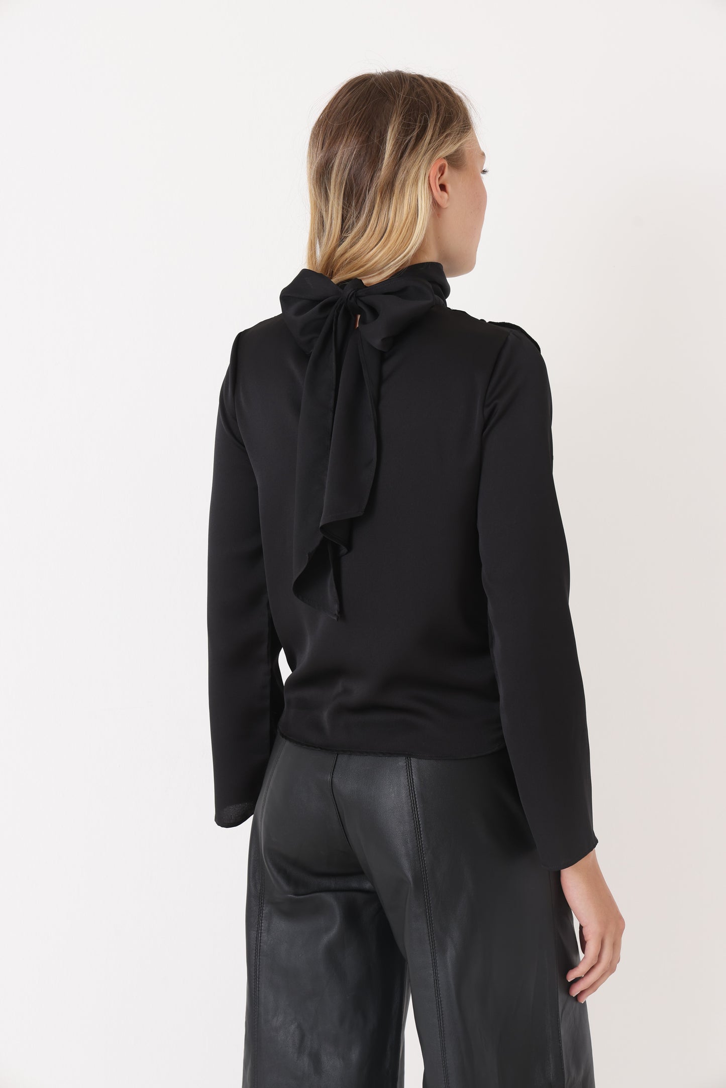 Blusa Cruz Negro