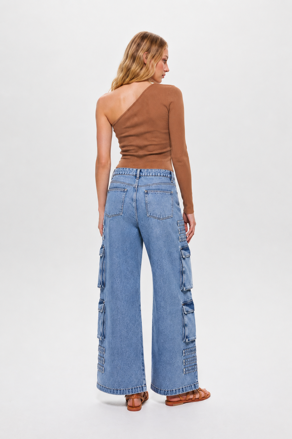 Remera Inaya Camel